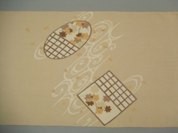 画像5: 手描友禅 染帯 円窓に流水もみじ (5)