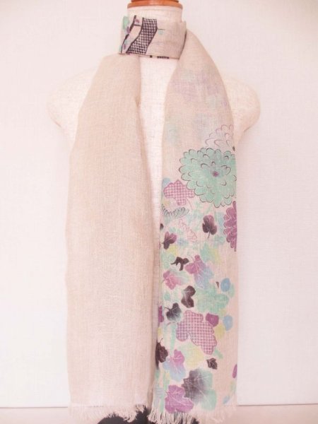 画像2: 手描き友禅 リネンガーゼストール 季節のうつろい 白緑 (2)