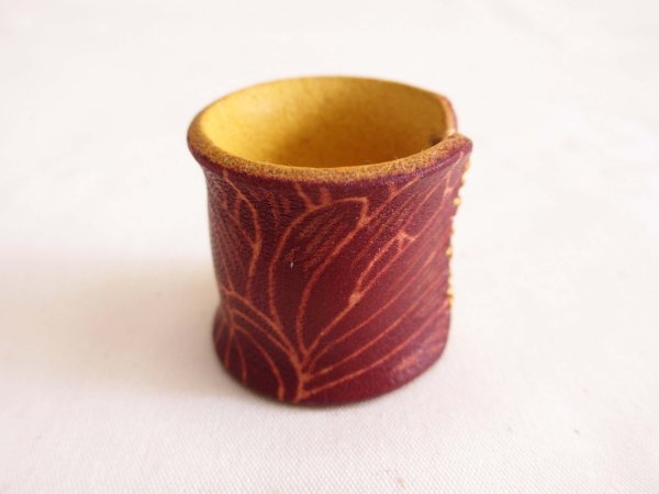 画像2: 手描き友禅 革 スカーフリング 菊糸目上げ (2)