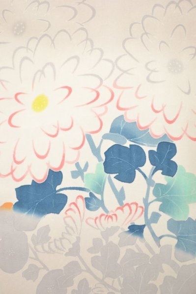 画像7: 手描友禅 シルクストール こもれび 菊 灰桜 (7)