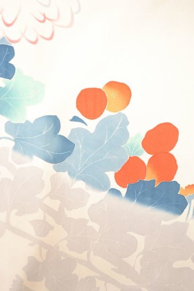 画像8: 手描友禅 シルクストール こもれび 菊 灰桜 (8)