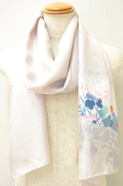 画像3: 手描友禅 シルクストール こもれび 菊 灰桜 (3)