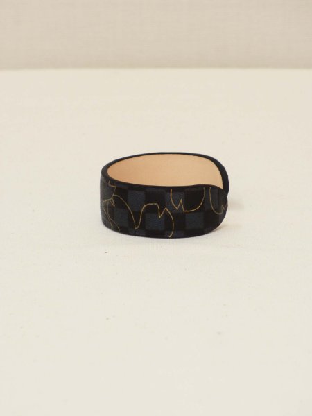 画像4: 革バングル 手纏「tamaki」line 桜 black (4)