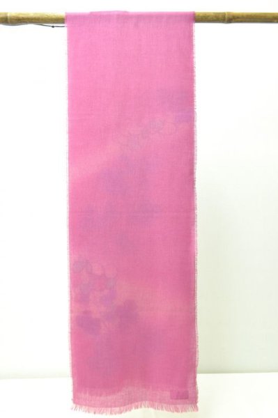 画像2: 手描友禅 カシミヤストール こもれび 菊 赤紫 (2)