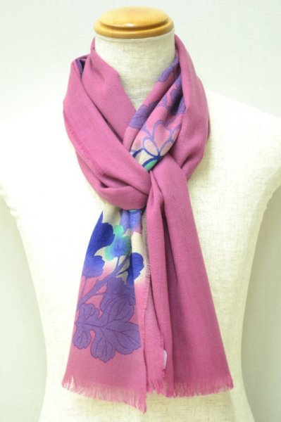 画像4: 手描友禅 カシミヤストール こもれび 菊 赤紫 (4)