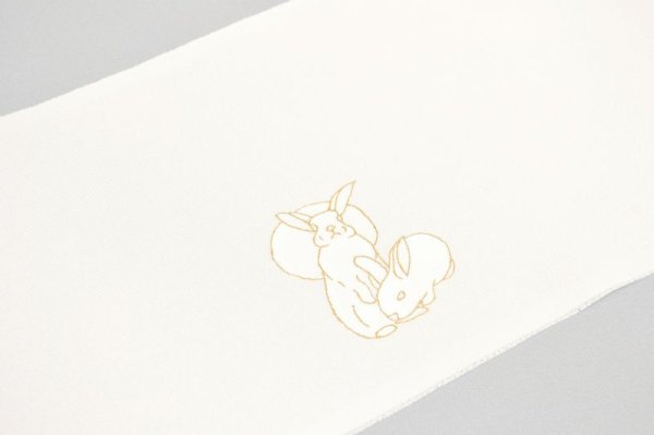 画像3: 手描友禅 半衿「ちらり」うさぎ (3)