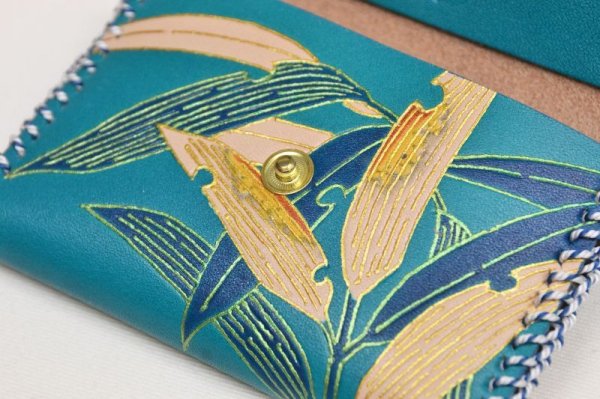 画像9: 手描友禅 レザー 名刺入れ 笹 青 (9)