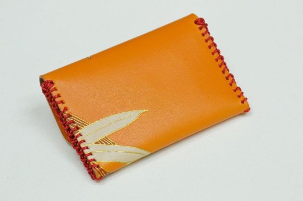 画像2: 手描友禅 レザー 名刺入れ 笹 橙 (2)