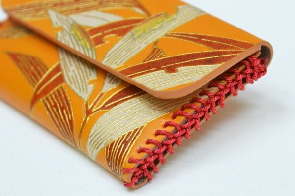 画像6: 手描友禅 レザー 名刺入れ 笹 橙 (6)