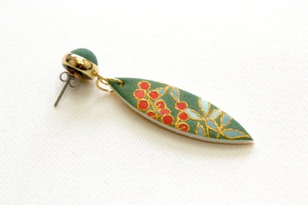 画像6: 手描友禅　ピアス　「南天」　 (6)