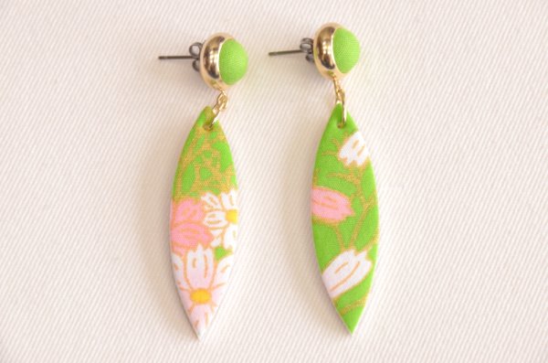 画像2: 手描友禅　ピアス　「秋桜」　 (2)